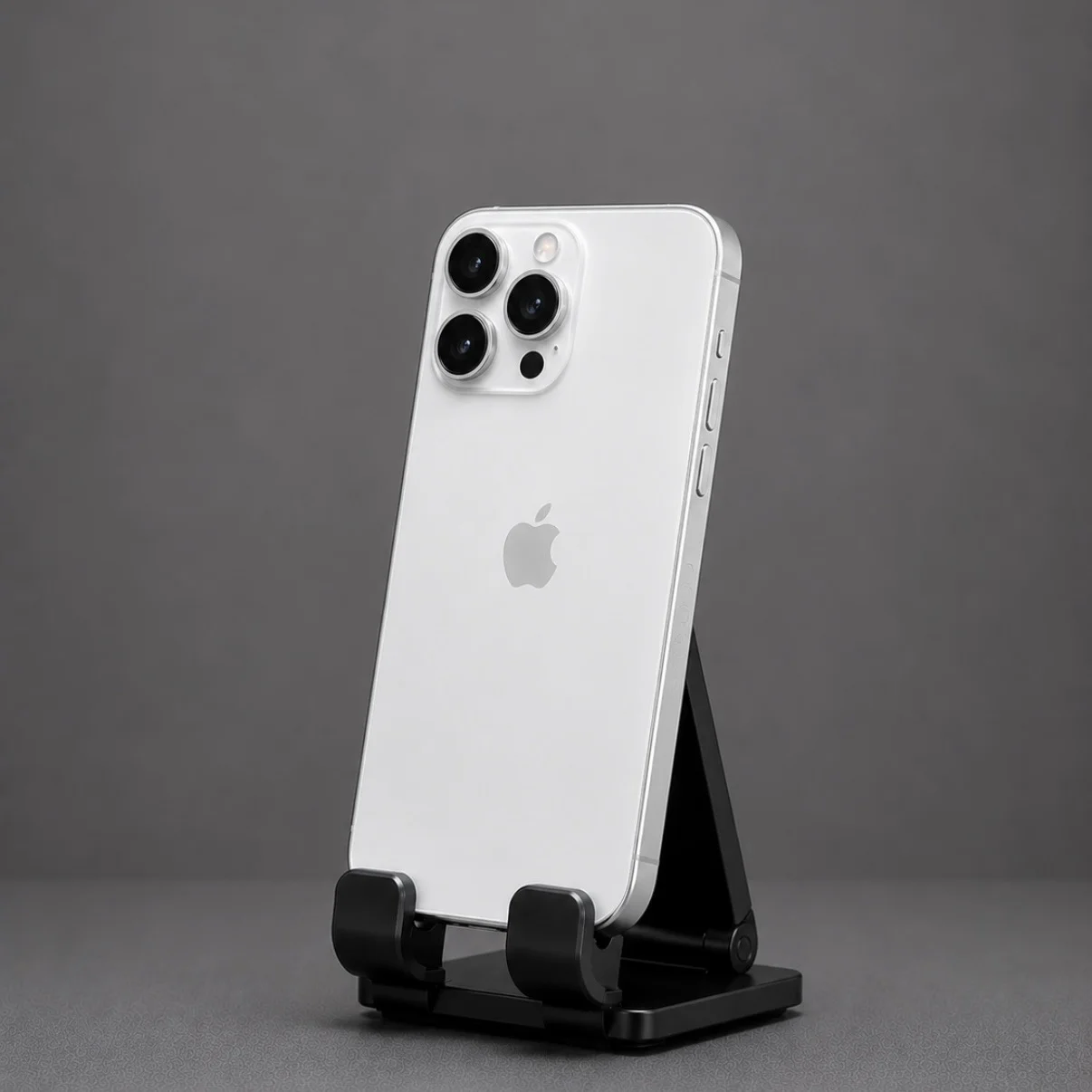 iPhone 16 Pro 128GB White Titanium б / у (Хороший)